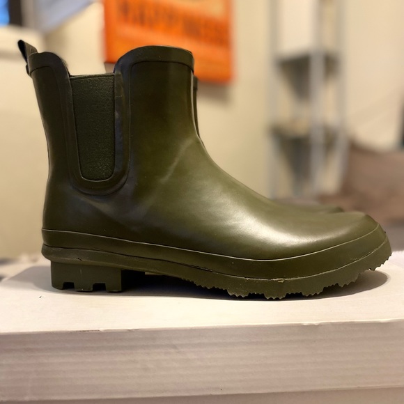 NWOT Women’s Nordstrom Rack Sz 9 Chelsea style rain boot - Picture 6 of 7